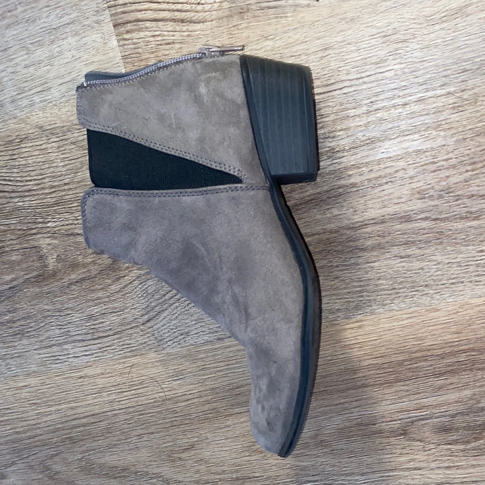 grey Esprit booties